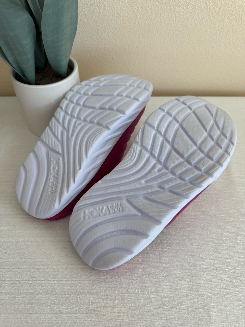 HOKA One One Women’s Berry Slide Sandals - Lightweight Comfort - Picture 12 of 12